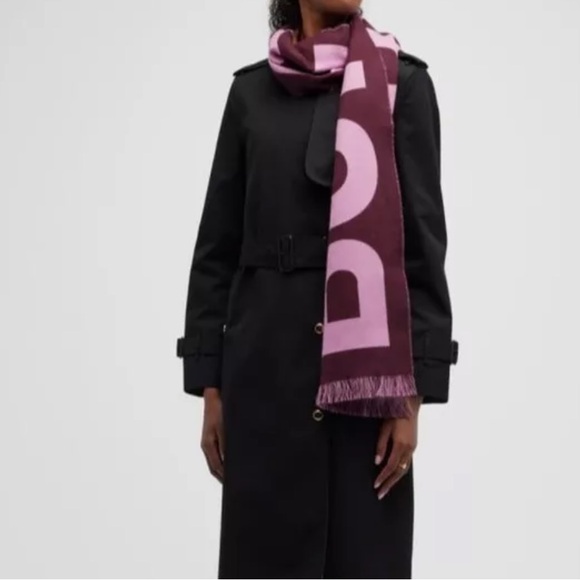 NWT authentic Burberry logo wool jacquard scarf - Picture 4 of 6